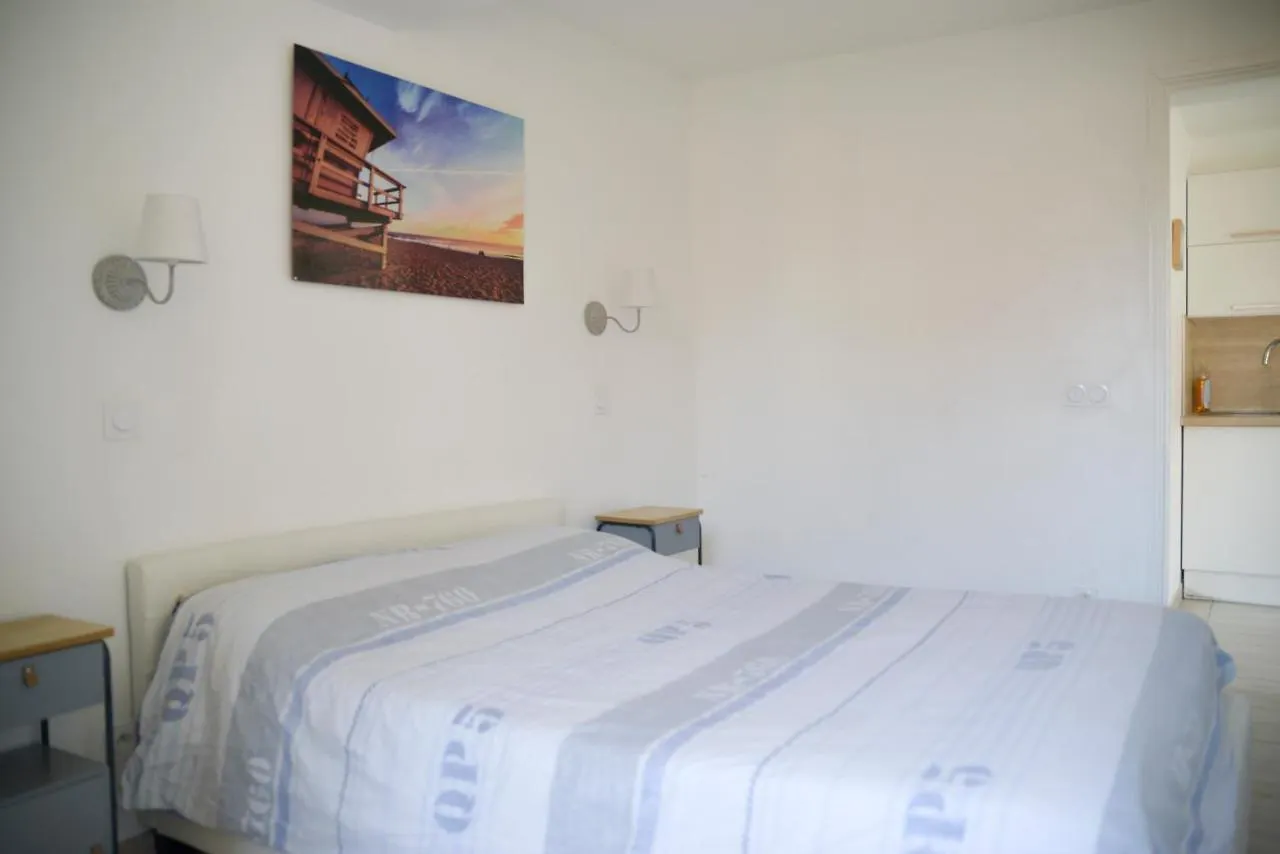 Sunny Apartment In Heart Of Nice Old Town